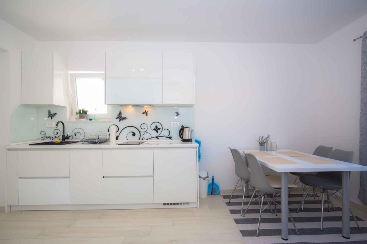 Apartments In Rogoznica 40364 ภายนอก รูปภาพ