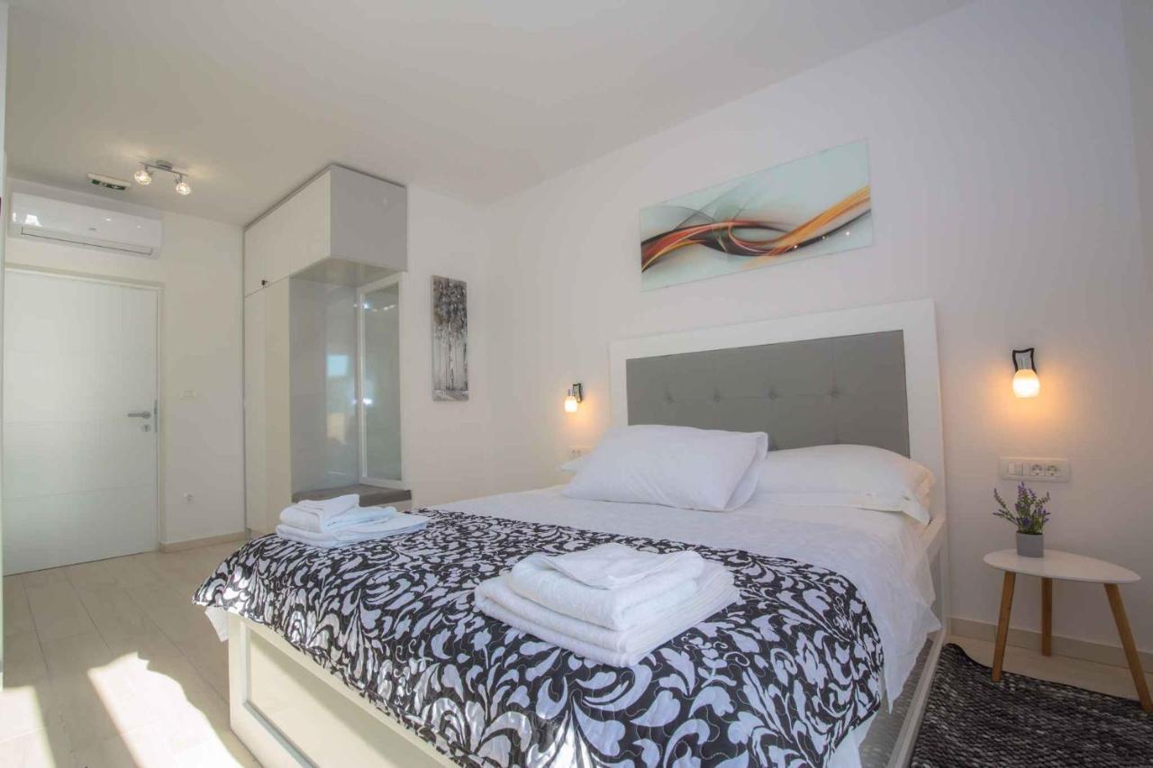 Apartments In Rogoznica 40364 ภายนอก รูปภาพ