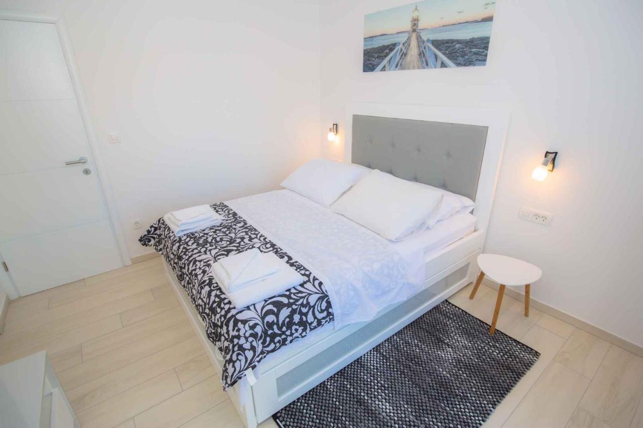 Apartments In Rogoznica 40364 ภายนอก รูปภาพ