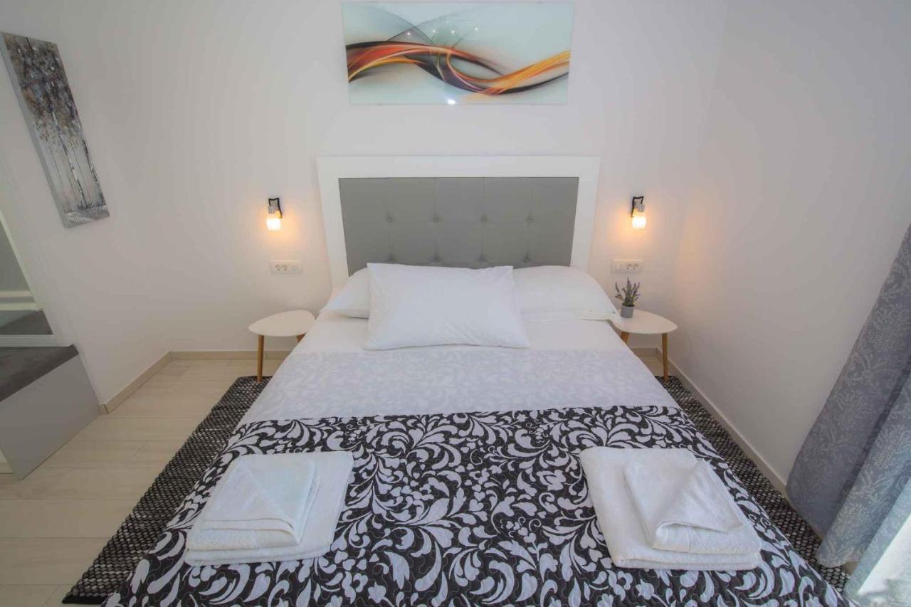 Apartments In Rogoznica 40364 ภายนอก รูปภาพ