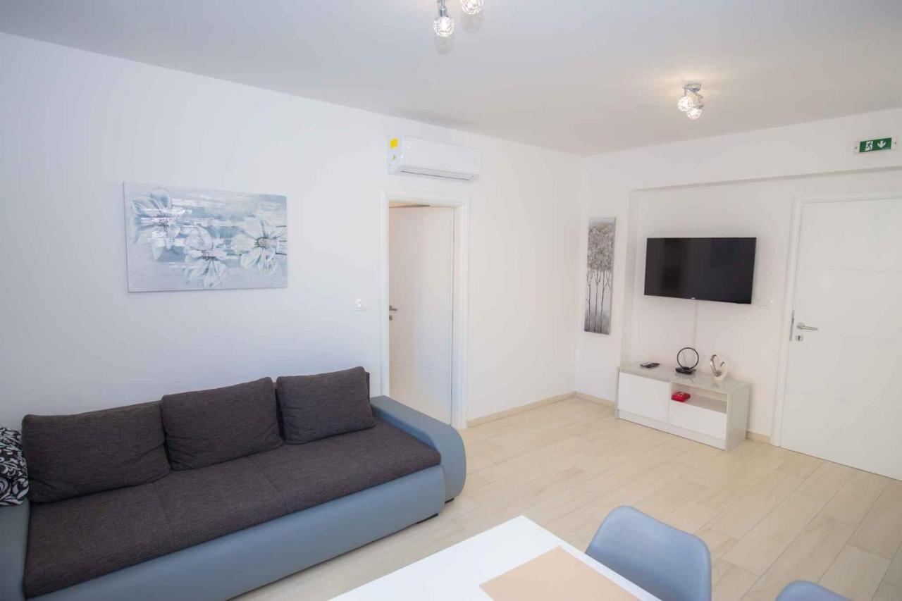 Apartments In Rogoznica 40364 ภายนอก รูปภาพ