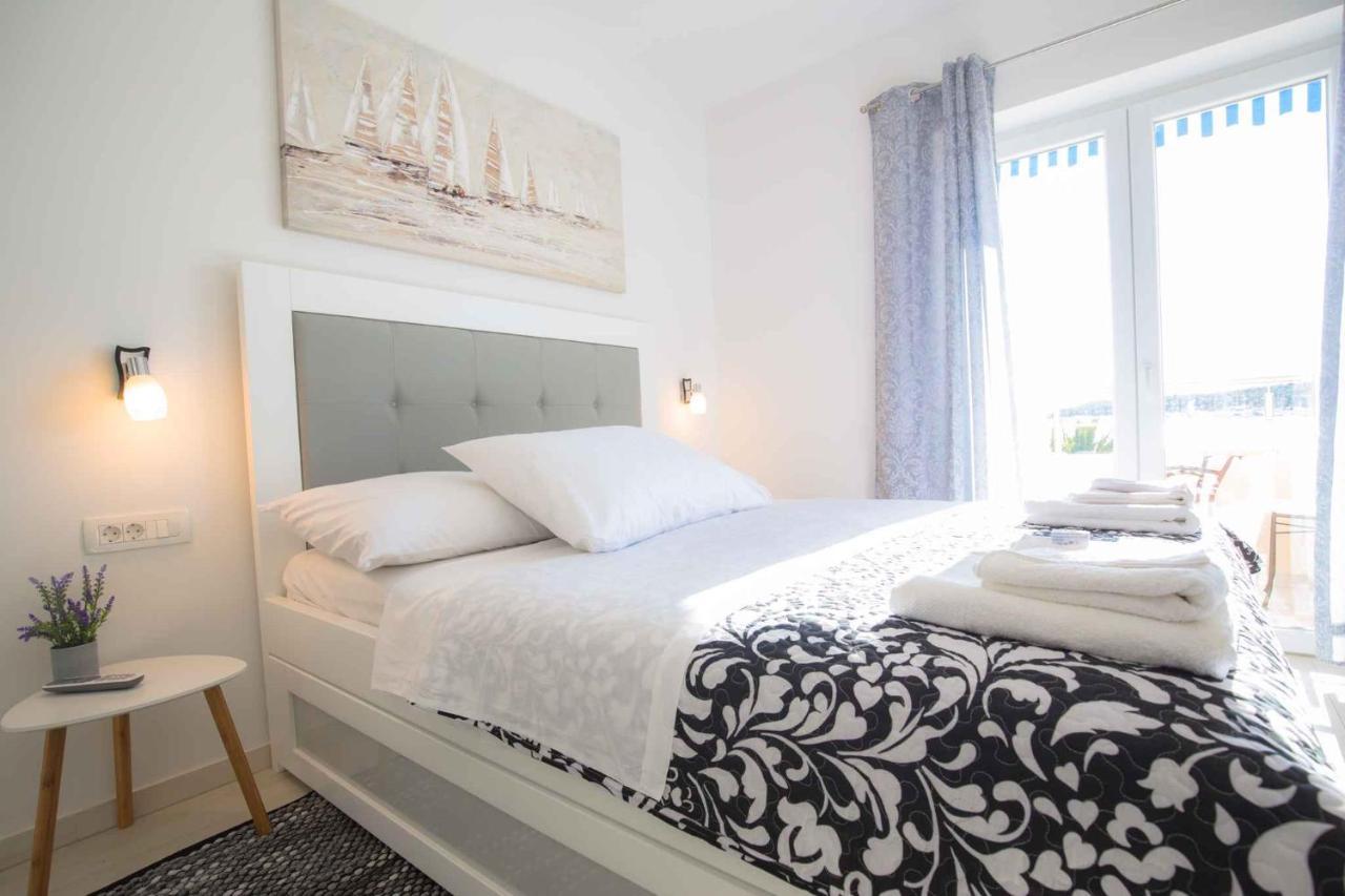 Apartments In Rogoznica 40364 ภายนอก รูปภาพ