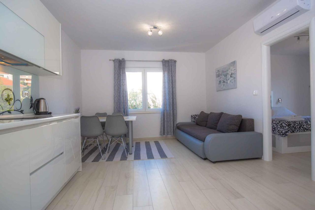 Apartments In Rogoznica 40364 ภายนอก รูปภาพ