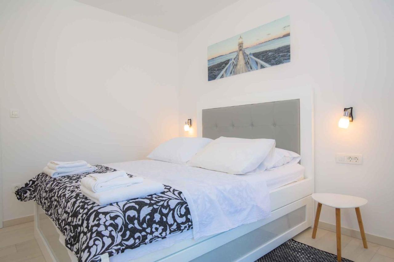Apartments In Rogoznica 40364 ภายนอก รูปภาพ